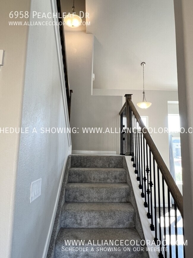 Building Photo - 6958 Peachleaf Dr