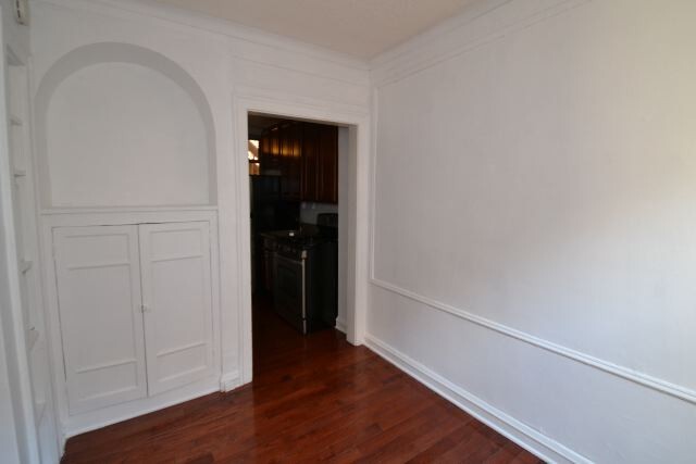 Building Photo - 547 W Surf St