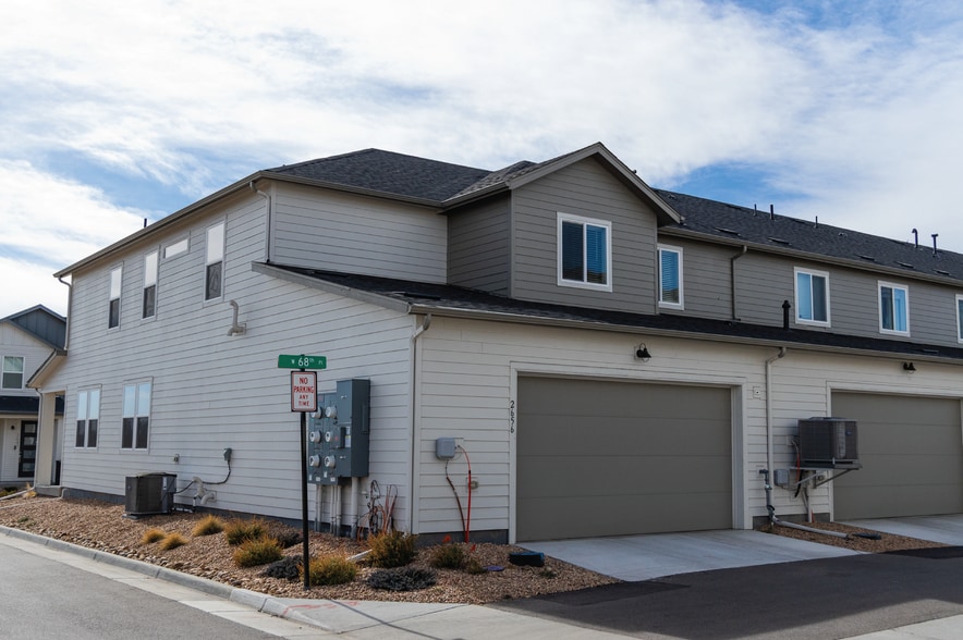 2-car garage - 2656 W 68th Pl