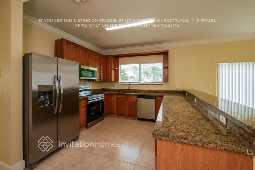 Building Photo - 4551 NW 36th Ct