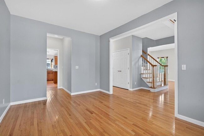 Building Photo - 5 Bridle Ct