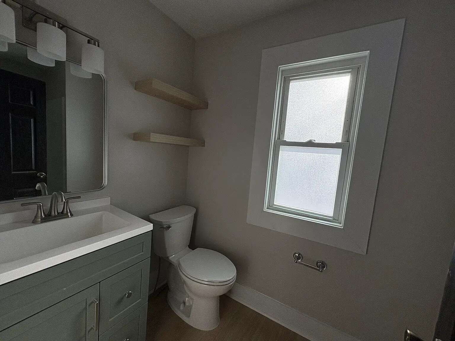 Building Photo - 687 E Columbus St