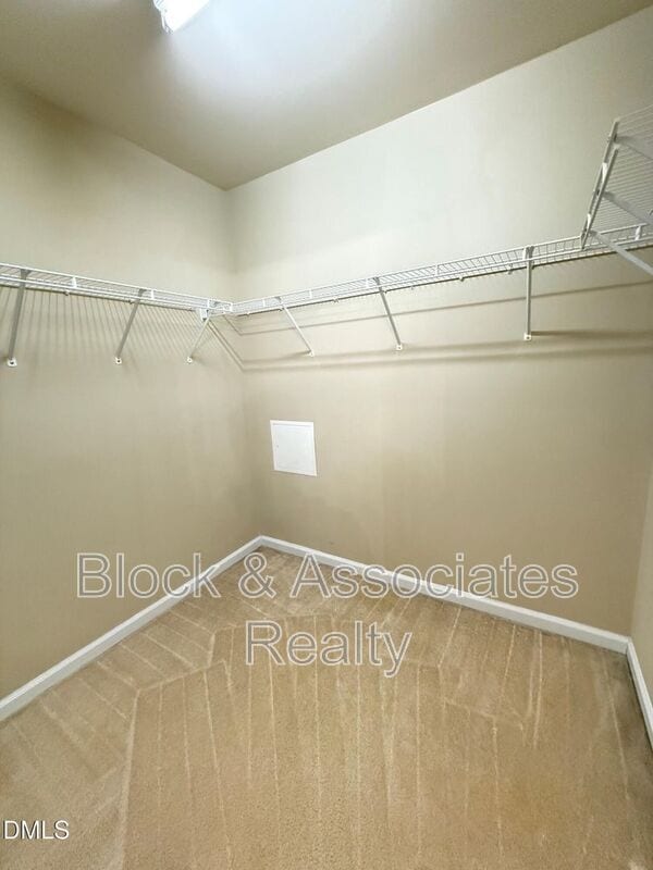Building Photo - 9911 Cleaver Ct