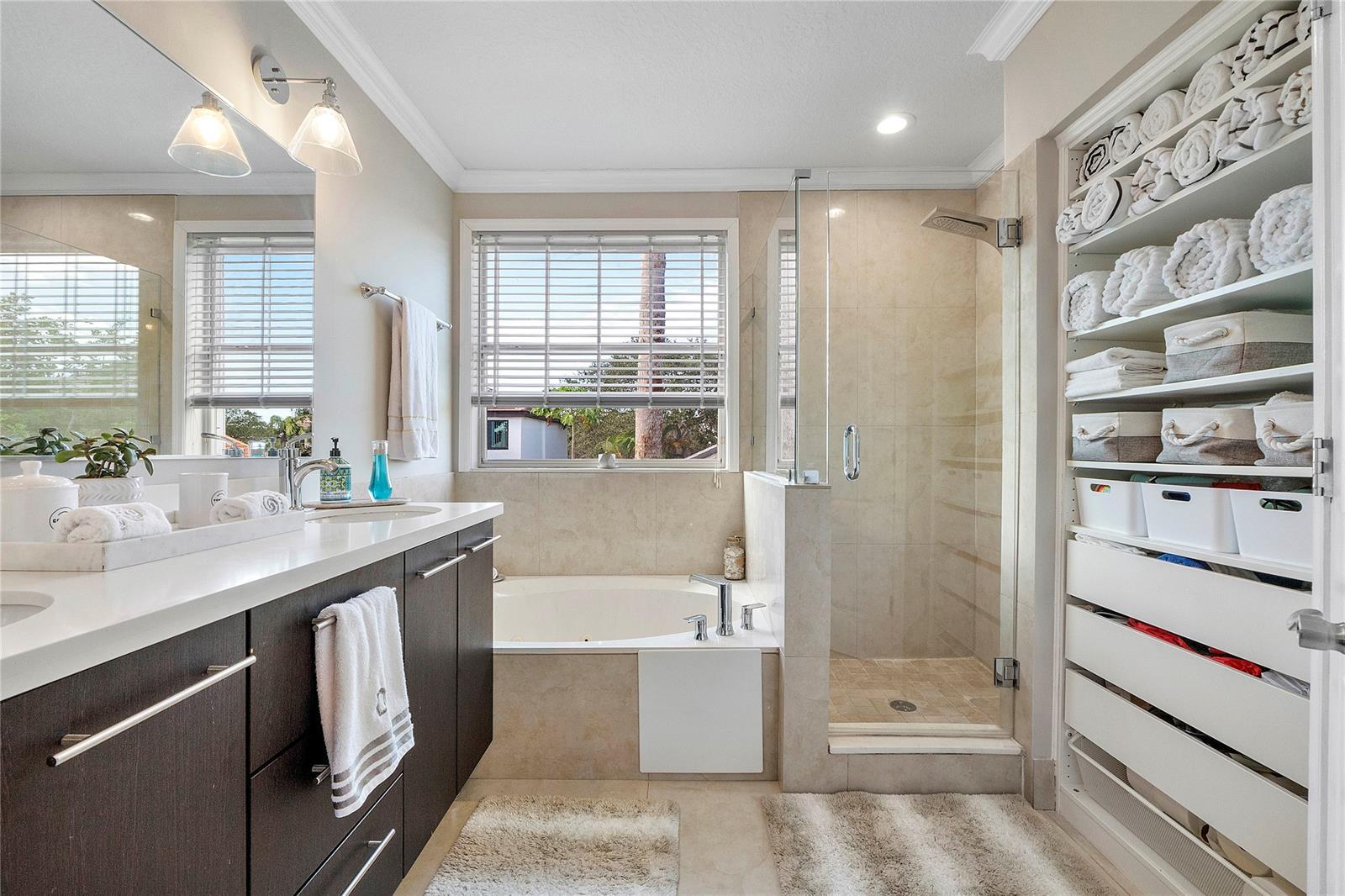 Building Photo - 604 Stanton Dr