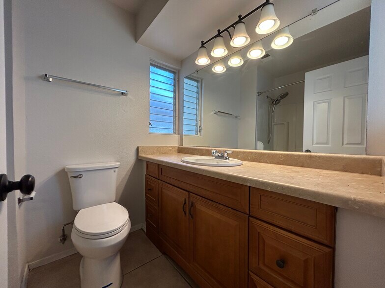 Building Photo - 6150 W Mauna Loa Ln