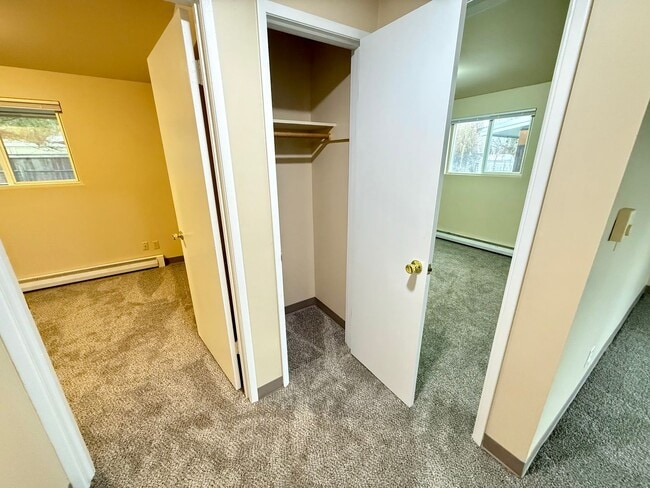 Building Photo - 1608-1610 N Brooklane St