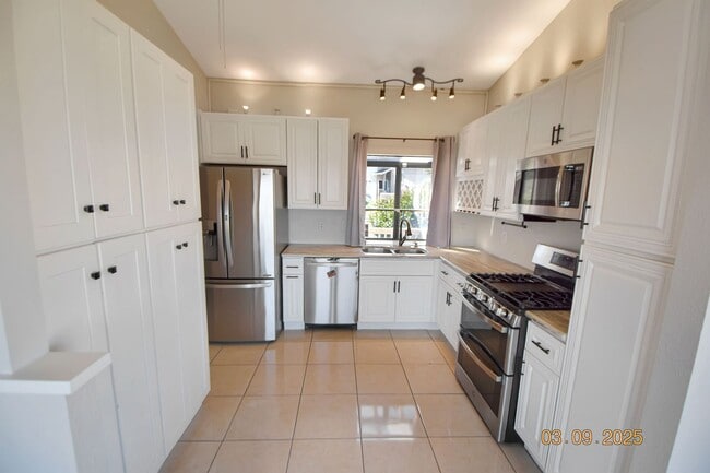 Building Photo - Welcome to Bay Point, CA Where Every Day B...