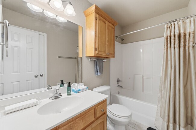 Building Photo - Move-in ready 3 Bed, 2.5 Bath, 3 Car, BA Schools