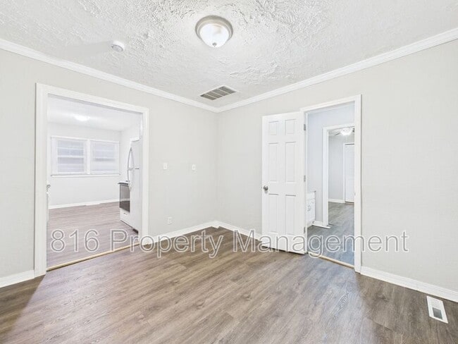 Building Photo - 115 Riley St