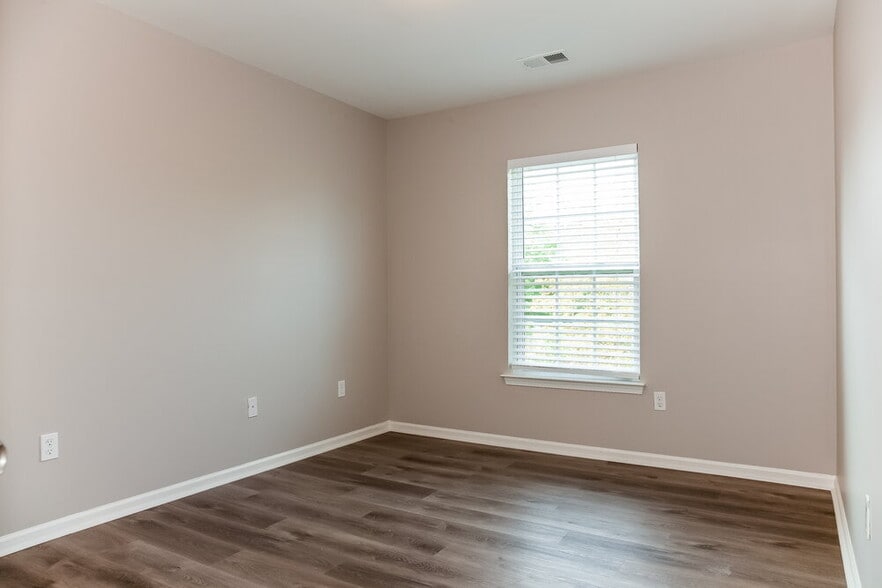 Building Photo - 912 Old Forester Ln