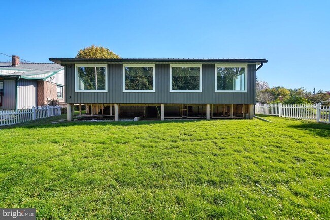 Building Photo - 214 Maryland Ave