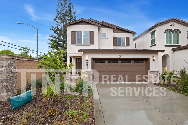 Building Photo - 8931 Fair Oaks Blvd