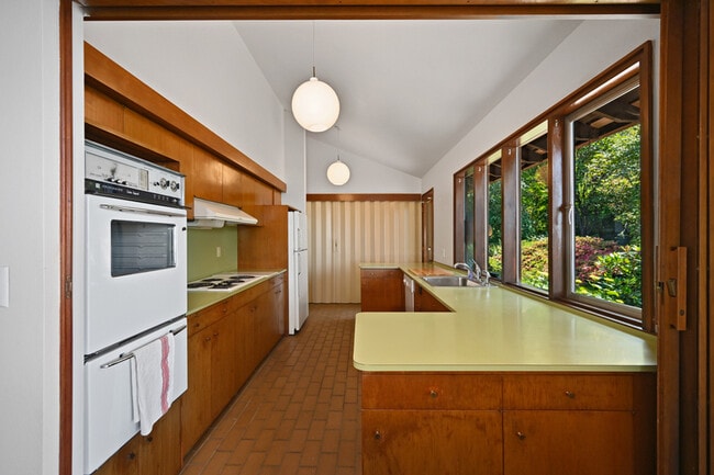 Building Photo - 9309 Fauntleroy Wy SW