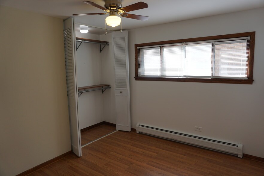 Building Photo - 5752 W Park Ave