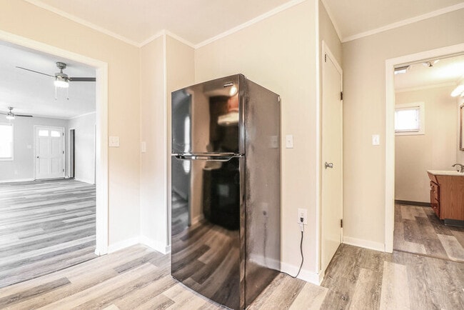 Building Photo - 1722 S Brookfield St