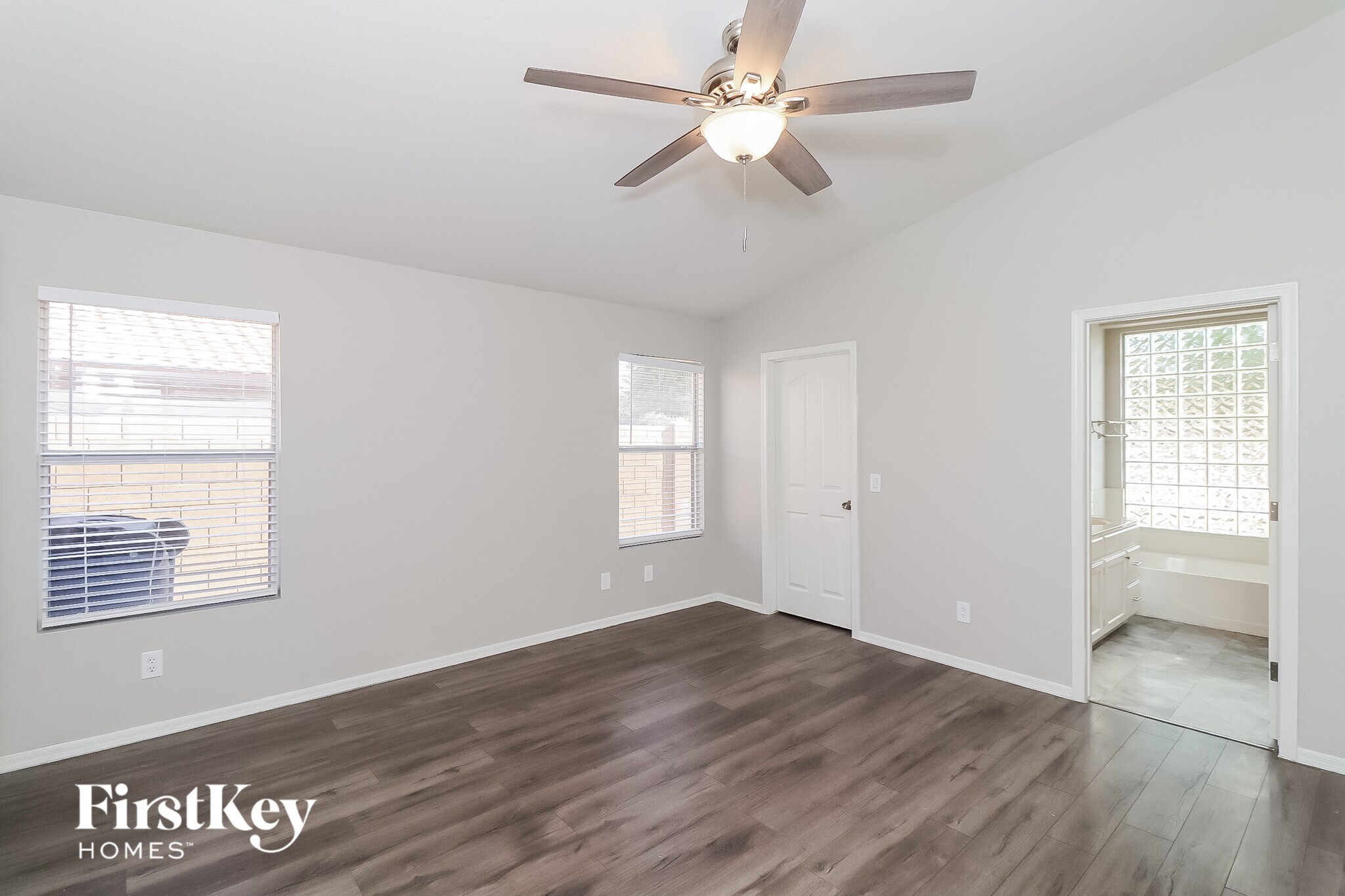 Building Photo - 12557 W Holly St