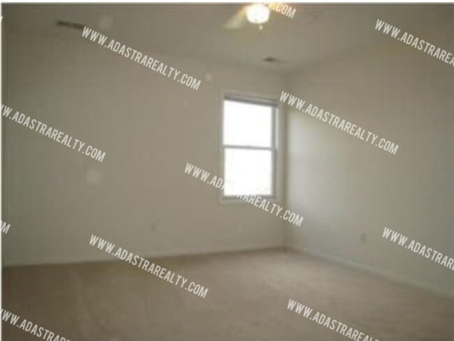 Building Photo - 306 N 9th St