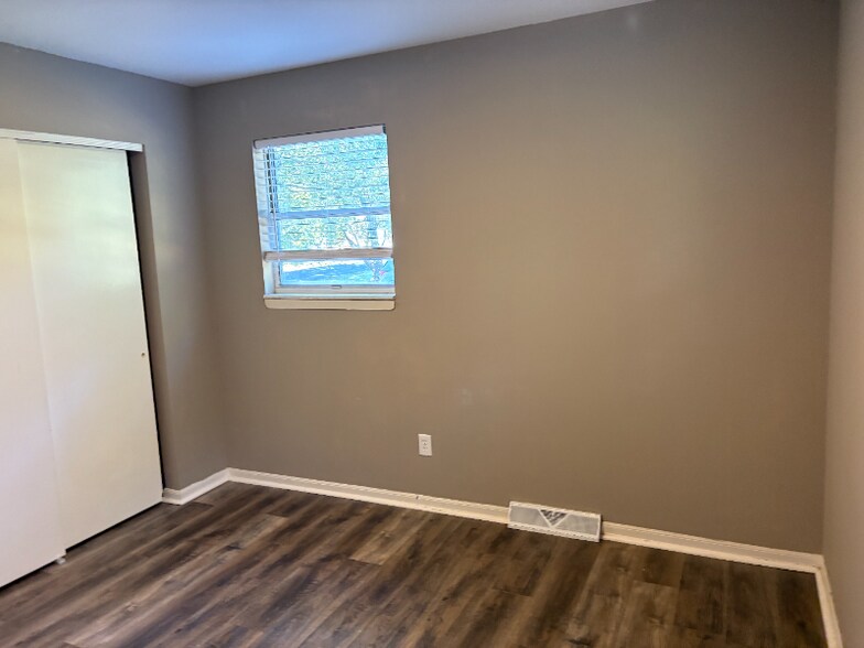 Building Photo - 14 Joan Dr