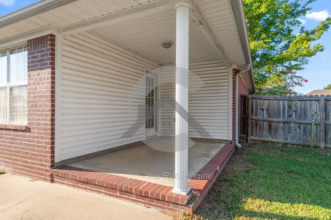 Building Photo - 1655 Duke St