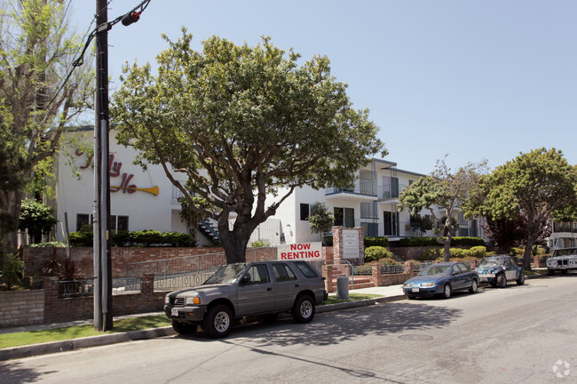 Building Photo - Tally Ho Torrance Apartments