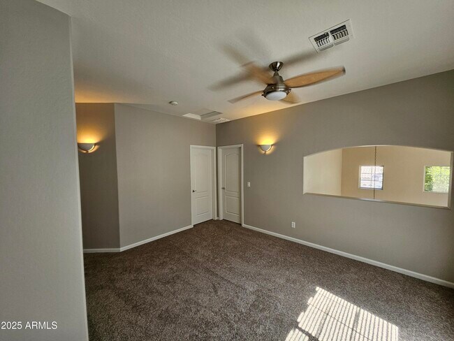 Building Photo - 2065 E Hulet Dr