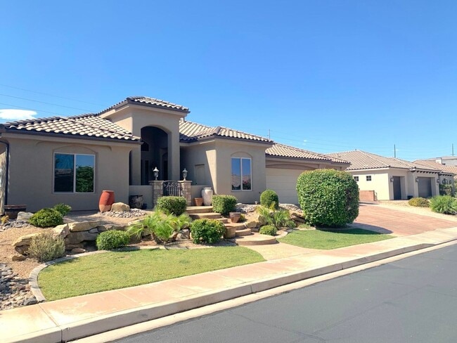 Building Photo - This Gorgeous Home is in the Tonaquint Ter...