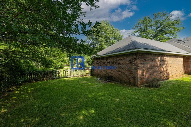 Building Photo - 3 Bed/2 Bath House on a Corner lot in Brandon