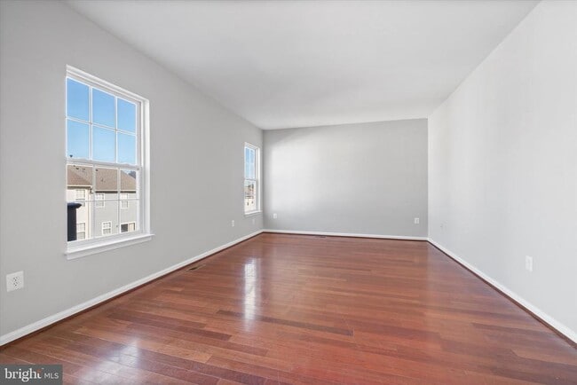 Building Photo - 103 Holmes St