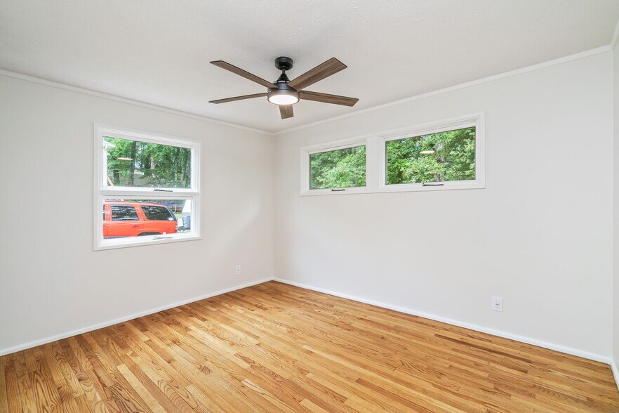 Building Photo - 1316 Huntington Rd