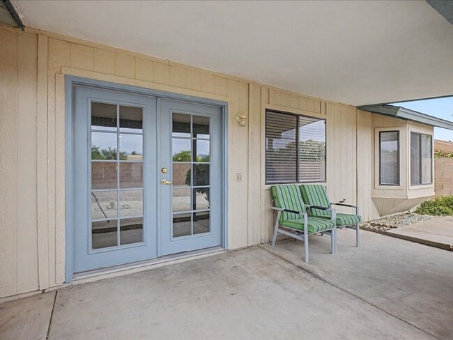 Building Photo - 3 bedroom, 2 bath, Garage