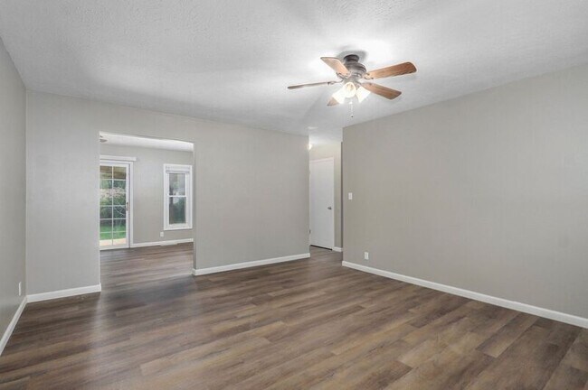 Building Photo - 2137 E Madison St