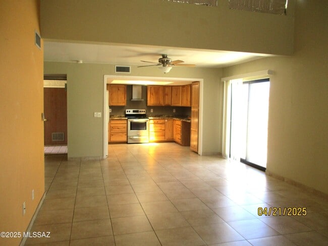 Building Photo - 8712 E Terrace Pl
