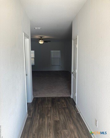Building Photo - 761 Greenway Trl