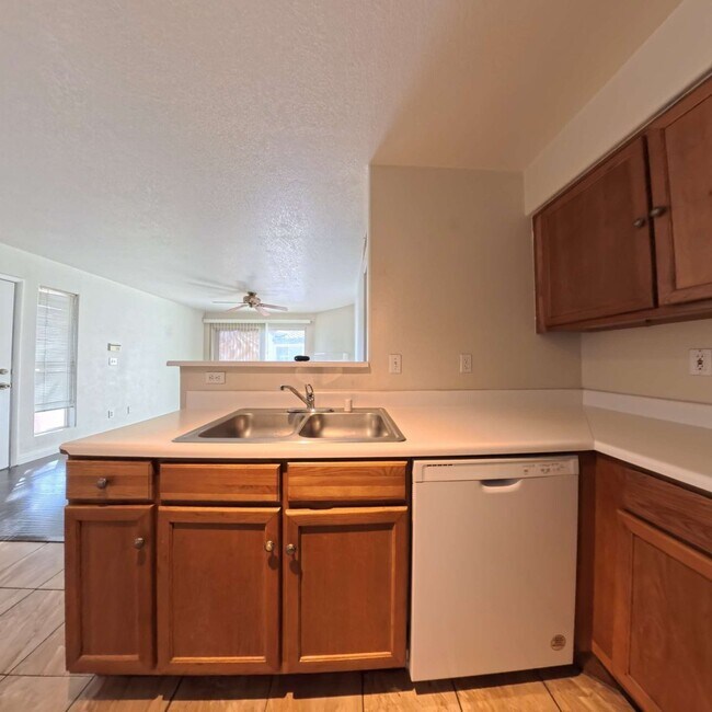 Building Photo - 3 Bedroom | 2nd Floor | Laminate Floors | Gated Community