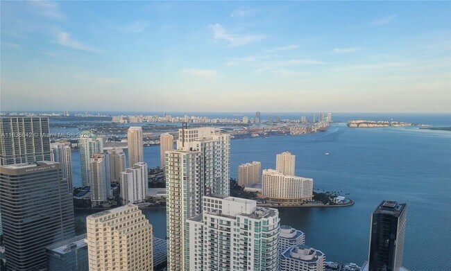 Building Photo - 1000 Brickell Plaza