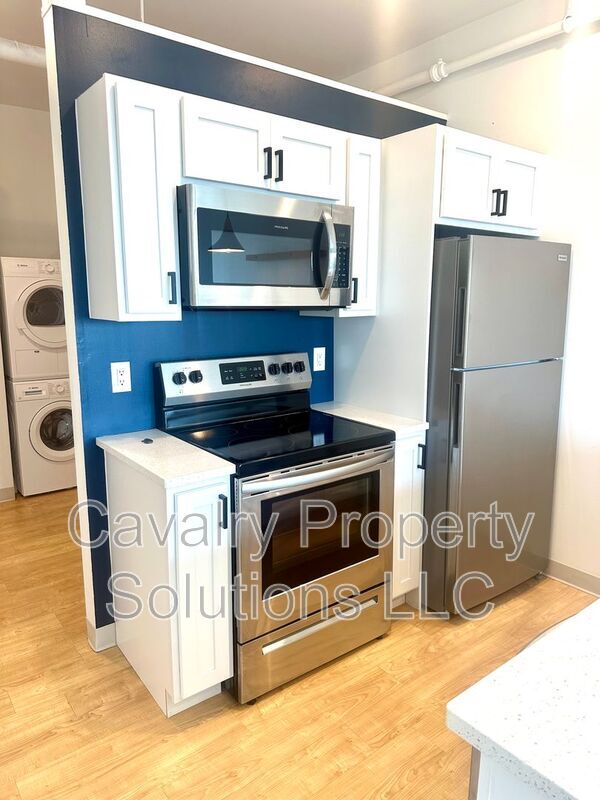 Building Photo - 1831 W Michigan St