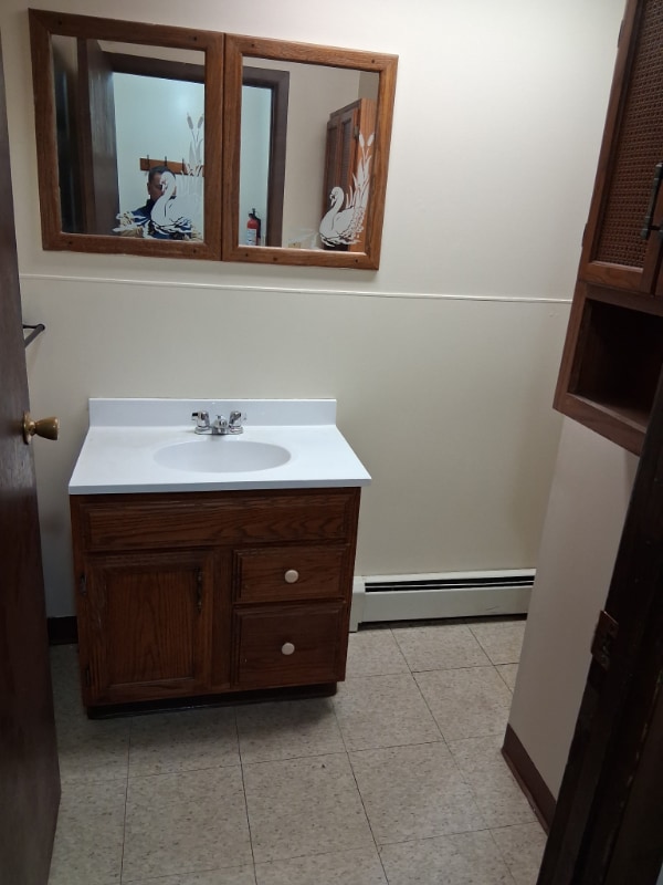 Building Photo - 615 Duss Ave