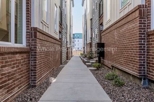 Building Photo - 3511 S Marion St