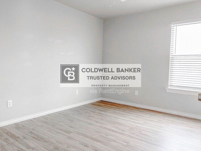 Building Photo - 2406 Fir Ave