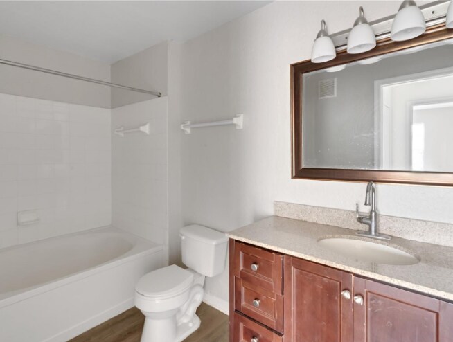 Building Photo - 4295 Summer Landing Dr