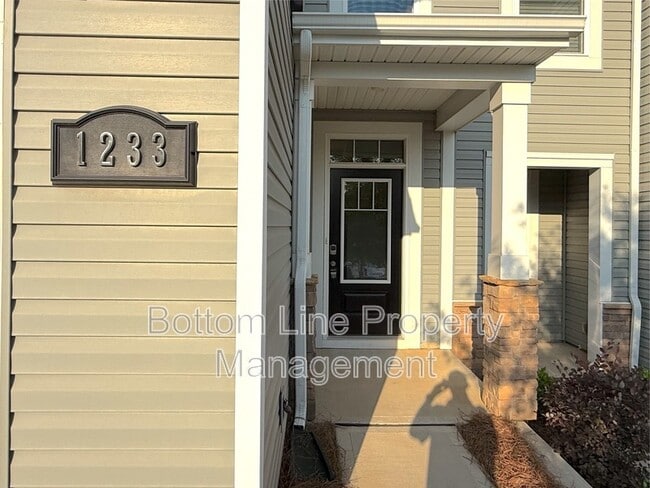Building Photo - 1233 Bigelow St