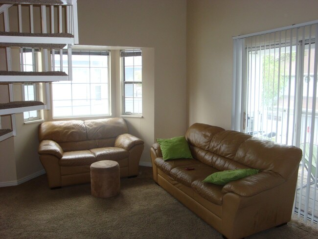 Building Photo - 62 W 700 N