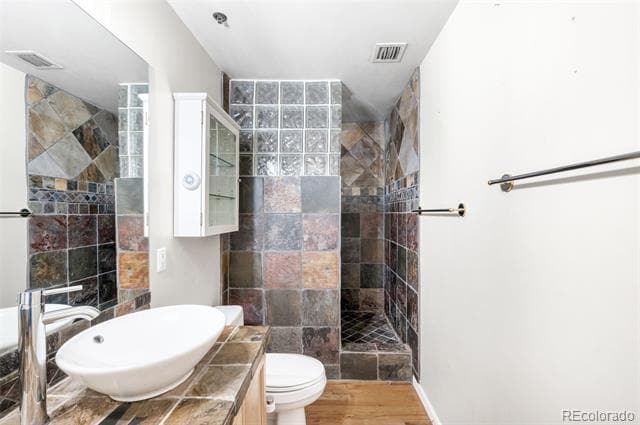 Building Photo - 1555 California St