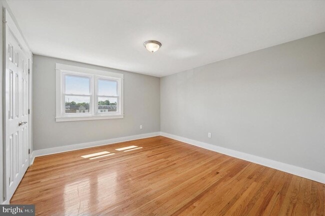 Building Photo - 125 W Berkley Ave