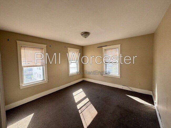 Building Photo - 174 Ingleside Ave