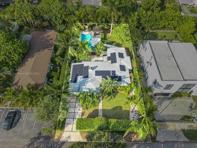 Building Photo - 863 NE 90th St