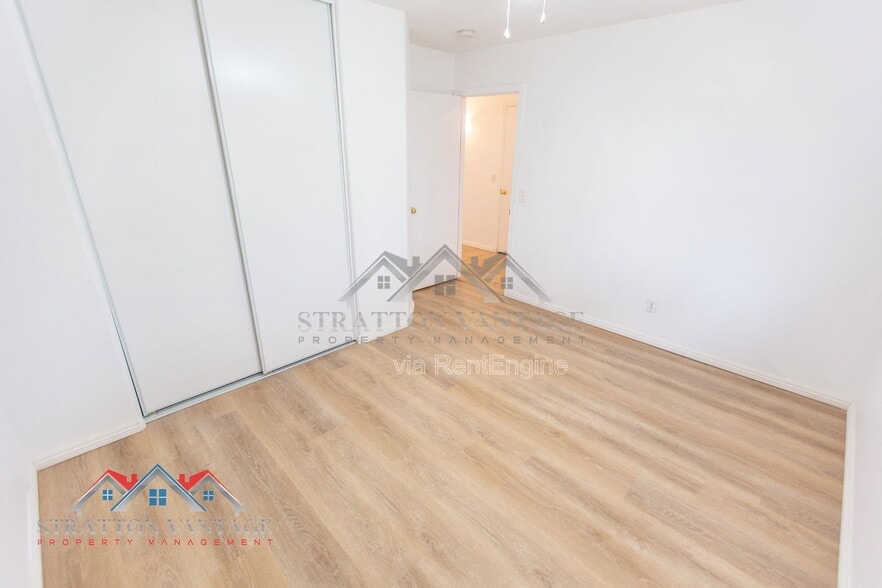 Building Photo - 5706 N 74th Dr
