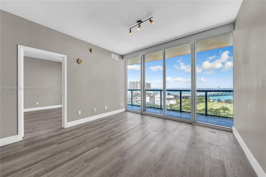 Building Photo - 888 Biscayne Blvd