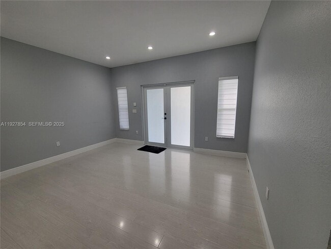 Building Photo - 29263 SW 142nd Ave