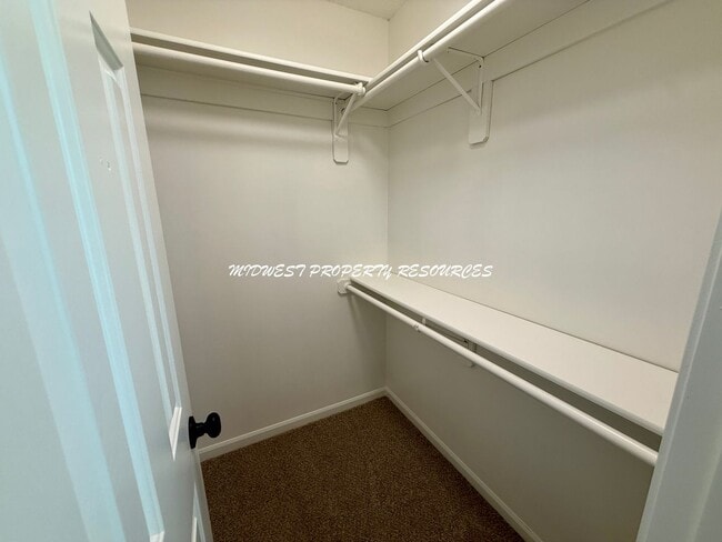 Building Photo - Beautifully Updated 3 Bed, 2 Bath Split-Level Home with Finished Basement